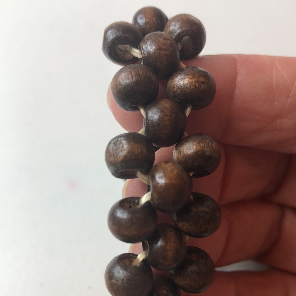 Brown and Cream Floral Beaded Hawaiian Plumeria Stretch Bracelet - Picture 5 of 9